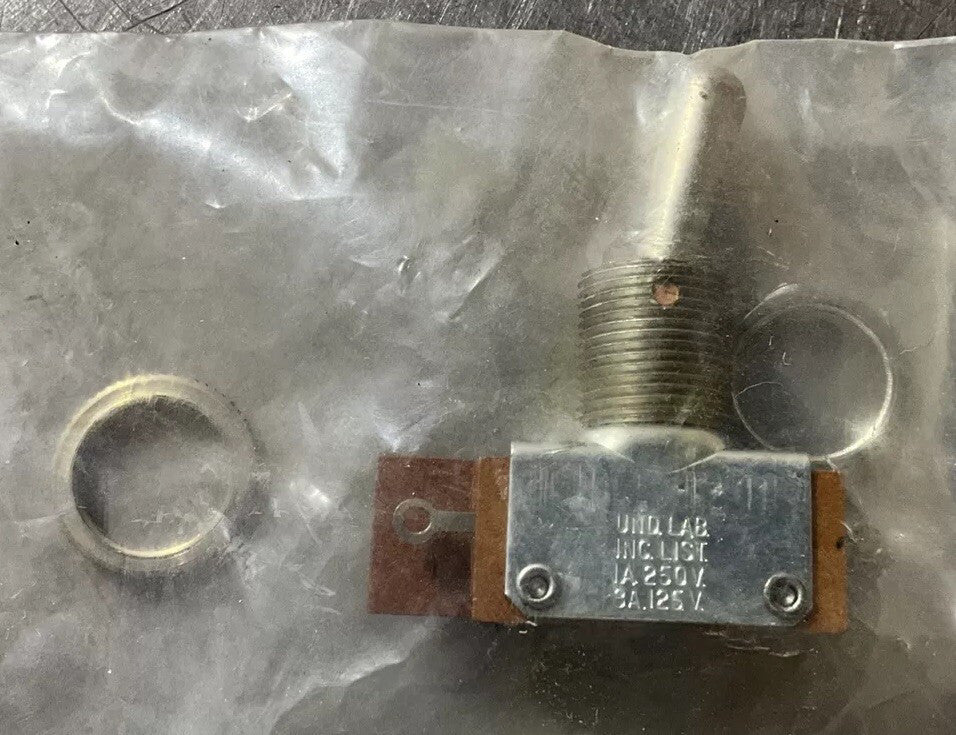 UND LAB INC LIST 1A 250 V 3A 125 V  SWITCH Nos Surplus