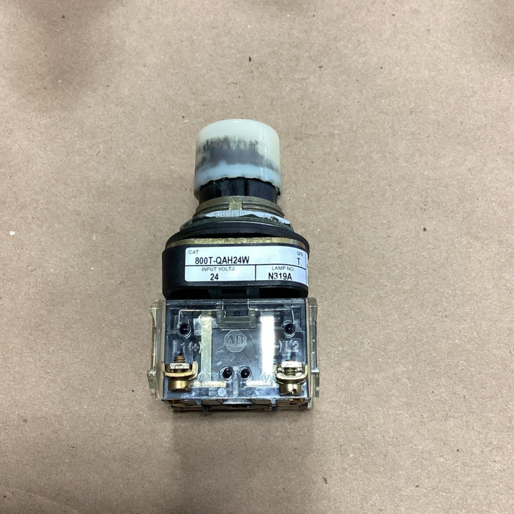 ALLEN BRADLEY WHITE PUSH BUTTON 800T-QAH24W SER T 24VAC/DC.