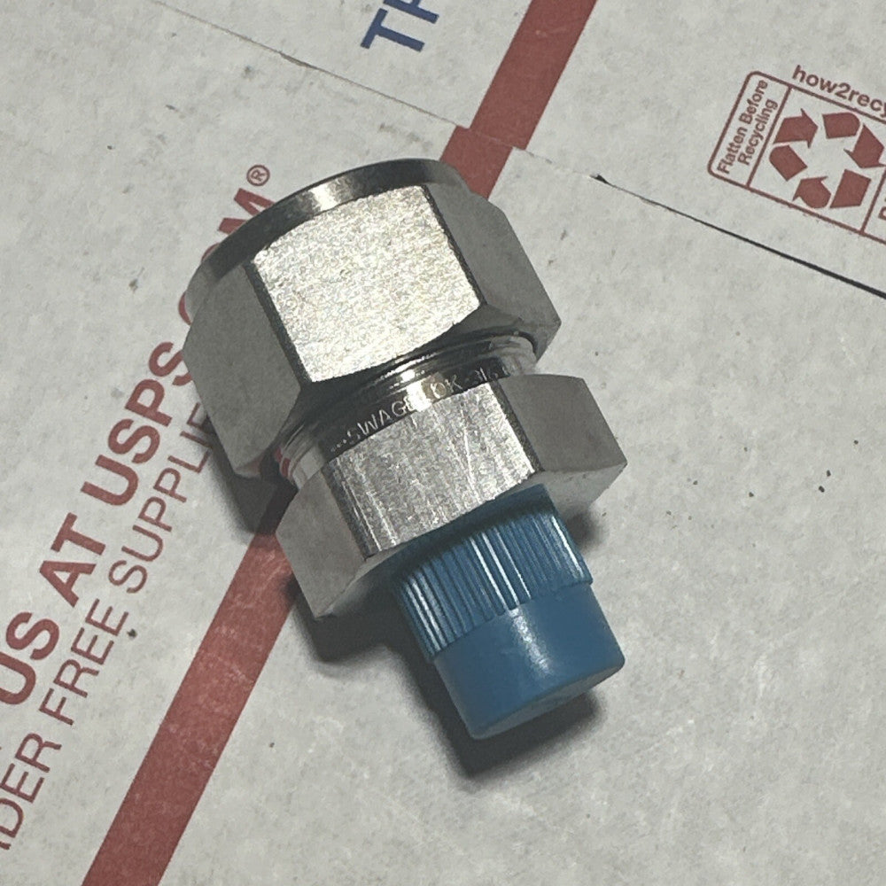 NEW Swagelok SS-1210-1-4 Fitting, 3/4 in. Tube OD x 1/4 in. Male NPT