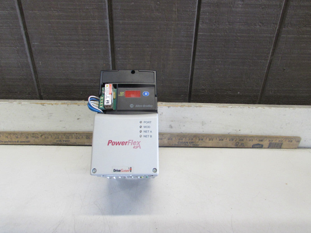 ALLEN BRADLEY POWERFLEX 40P 22D-D1P4N104 .5HP DRIVE WITH 22-COMM-E OPTION XLNT !