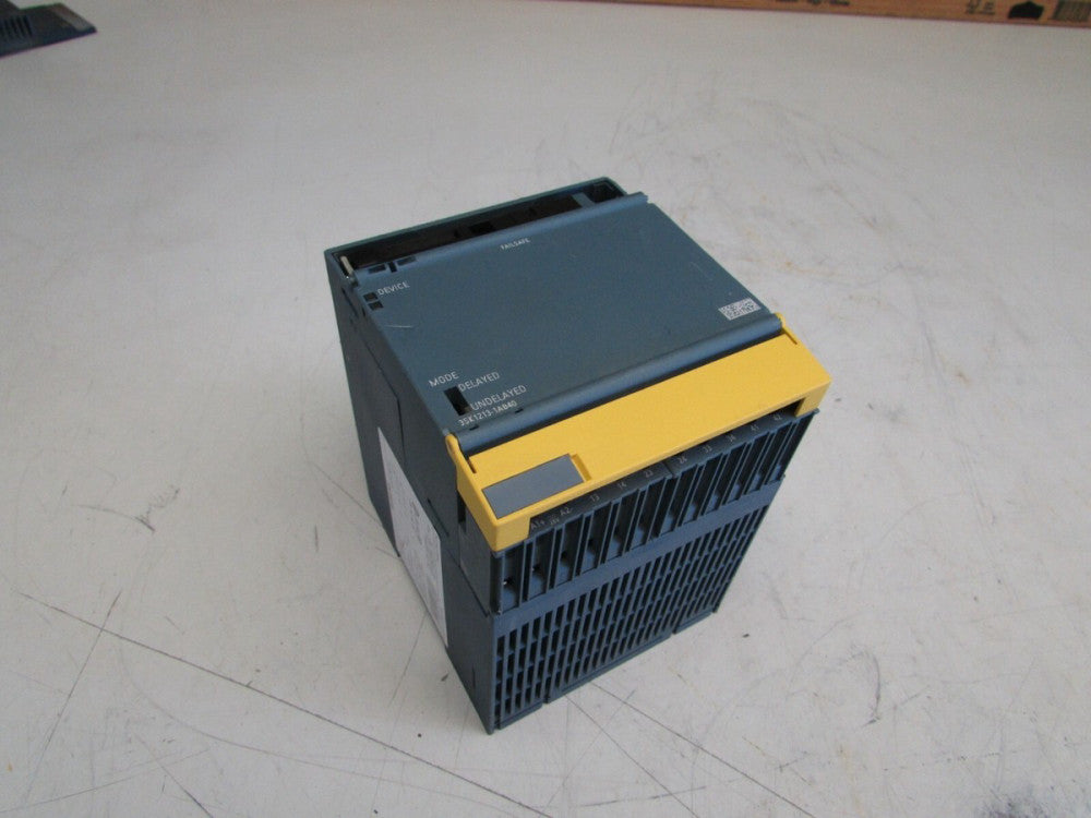 SIEMENS SIRIUS SAFETY RELAY 3SK1213-1AB40 XLNT USED TAKEOUT MAKE OFFER !!