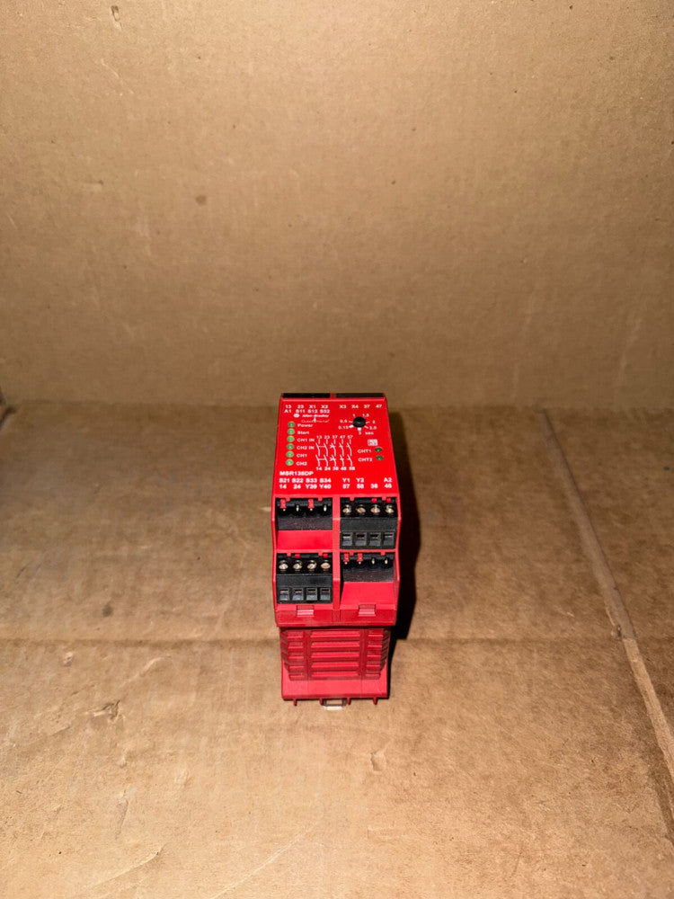 ALLEN BRADLEY 440R-M23141 GUARDMASTER SAFETY RELAY, SERIES-B, NEW-NOT IN BOX!