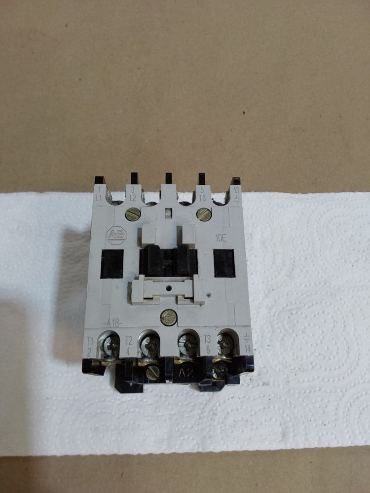 ALLEN BRADLEY 100-A18ND3 CONTACTOR SERIES C