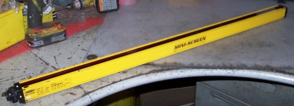 BANNER MINI-SCREEN EMITTER SAFETY LIGHT CURTAIN RANGE 30 FT  MSE3624Y