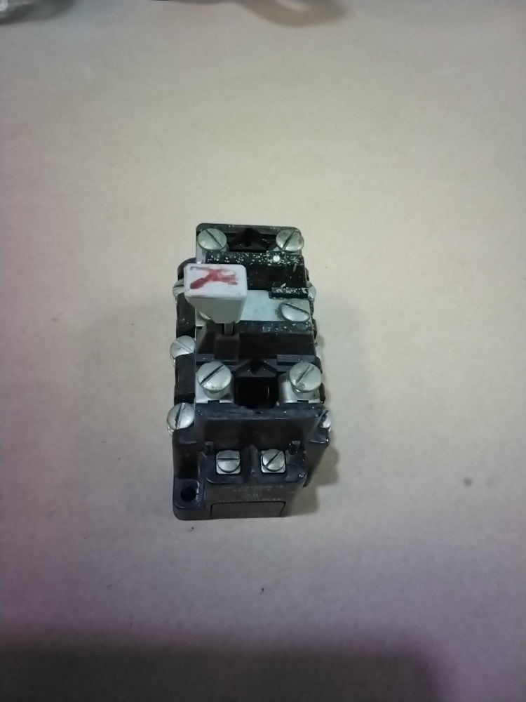 ALLEN-BRADLEY 815B0V-15 SERIES K RELAY BLOCK