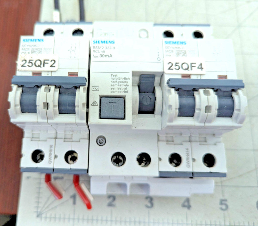 3 Siemens Sentron Circuit Breakers With Busbar WORKING PULL [B6BA]