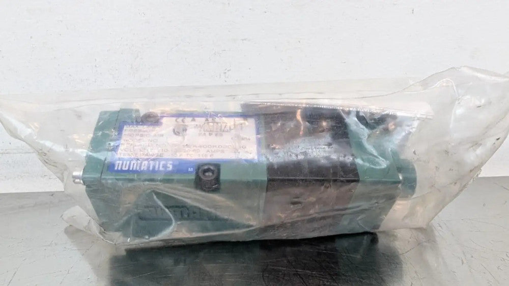 Numatics 071SA400K000030 Pneumatic Solenoid Valve 150PSIG 110/120VAC 0.15A