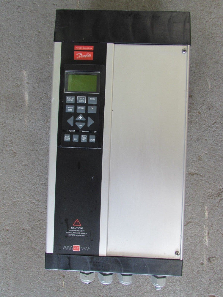 DANFOSS VLT5004PT5C54SBR3DLF00A00C0 4.3KVA DRIVE NICE USED TAKEOUT MAKE OFFER !!