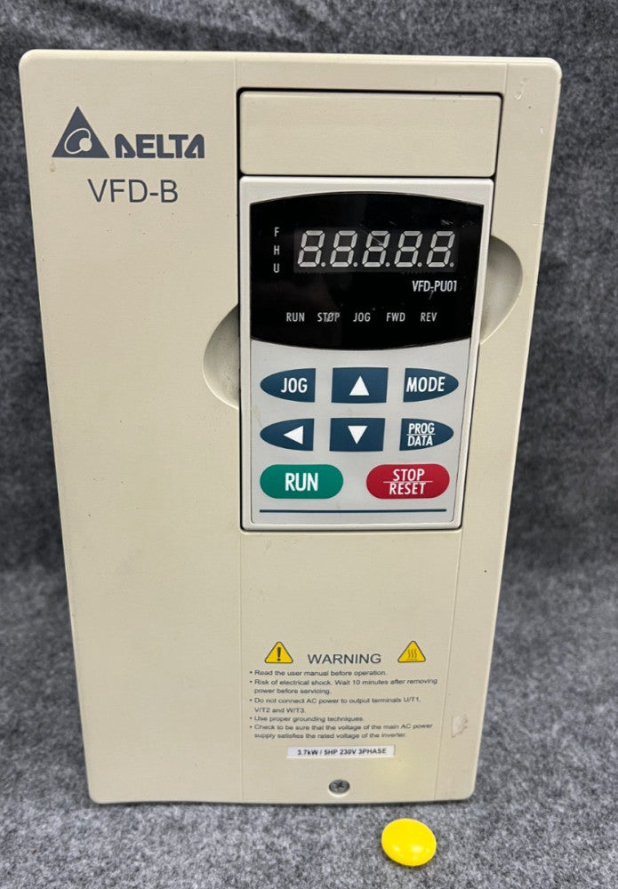 DELTA VFD037B23A AC DRIVE 5HP 3 PHASE 3.7 KW POWER 200-240 VAC INPUT OAL 10-1/8"