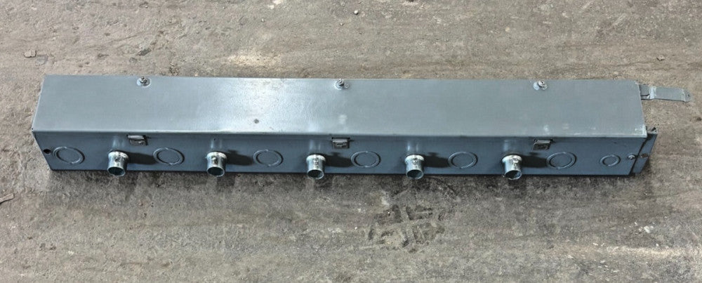 SQUARE D WIRE WAY SQUARE-DUCT LDB43KO LDB4C 4"X4" 3FT LONG WITH KNOCKOUTS N1