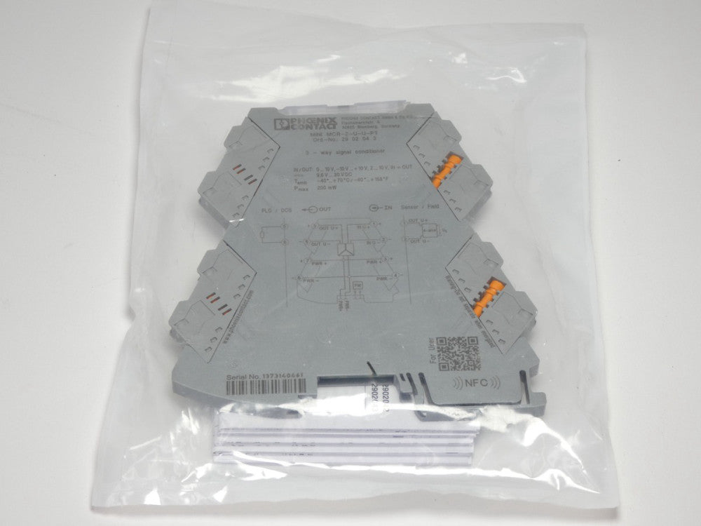 Phoenix Contact 2902043 MINI MCR-2-U-U-PT 3-Way Signal Conditioner - NEW Surp...