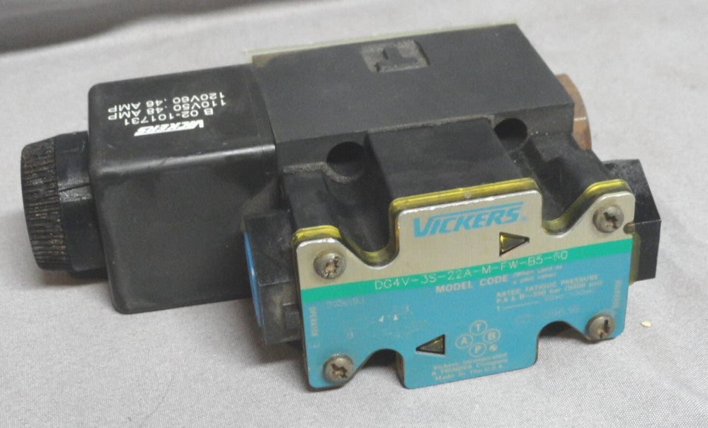 Vickers REVERSIBLE HYDRAULIC DIRECTIONAL CONTROL ~ DG4V-3S-22A-M-FW-B5-60 NEW