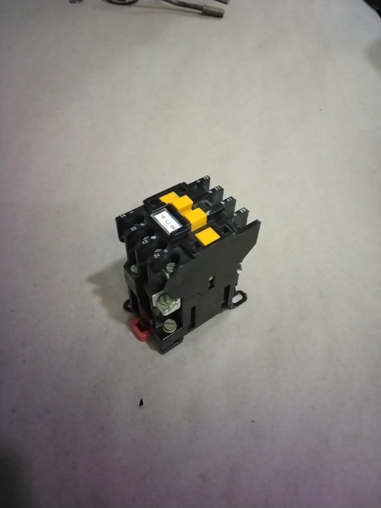 Firetrol FTA-422 Relay, 10 Amps, 600 VAC (Chipped Part See Pics) Lot Of 2