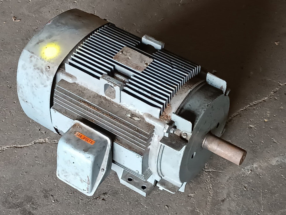 General Electric 5K254BL305A Tri-Clad 3-Phase AC Motor 7.5HP 1165RPM 254T Frame