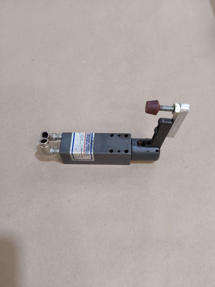 BTM CORPORATION PCO-100-V-130, VERTICAL CLAMP H4-4