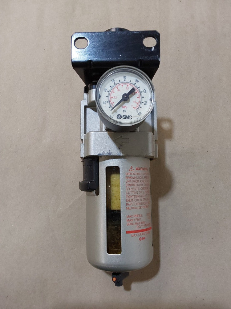 SMC AW40-N04-Z PNEUMATIC AIR PRESSURE FILTER With SMC 0-160 PSI PRESSURE GAUGE