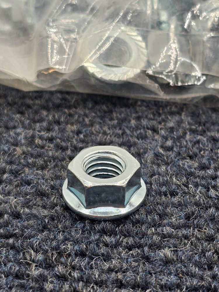 (100 PIECES) Earnest 3HDX4: 3/8" Hex Flange Serration Nuts