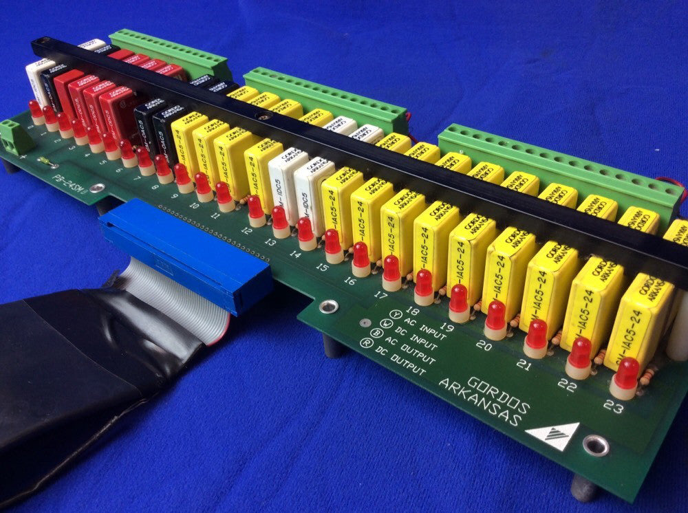 GORDOS  PB-24SM  I/O RELAY BOARD W/ (3) SM-IDC5 (4) SM-ODC5 (13) SM-IAC5-24 