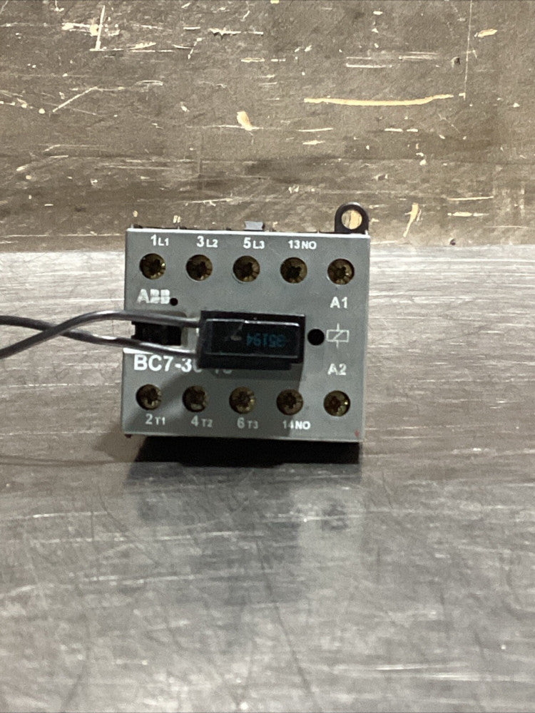 1PC IEC/EN 60947-4-1 ABB contactor Nos Surplus