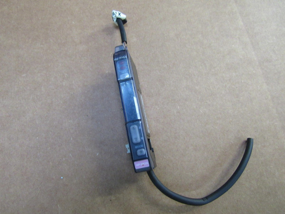 LOT OF 2QTY KEYENCE AP-V42A DIGITAL PRESSURE SENSORS NICE USED TAKEOUT !!