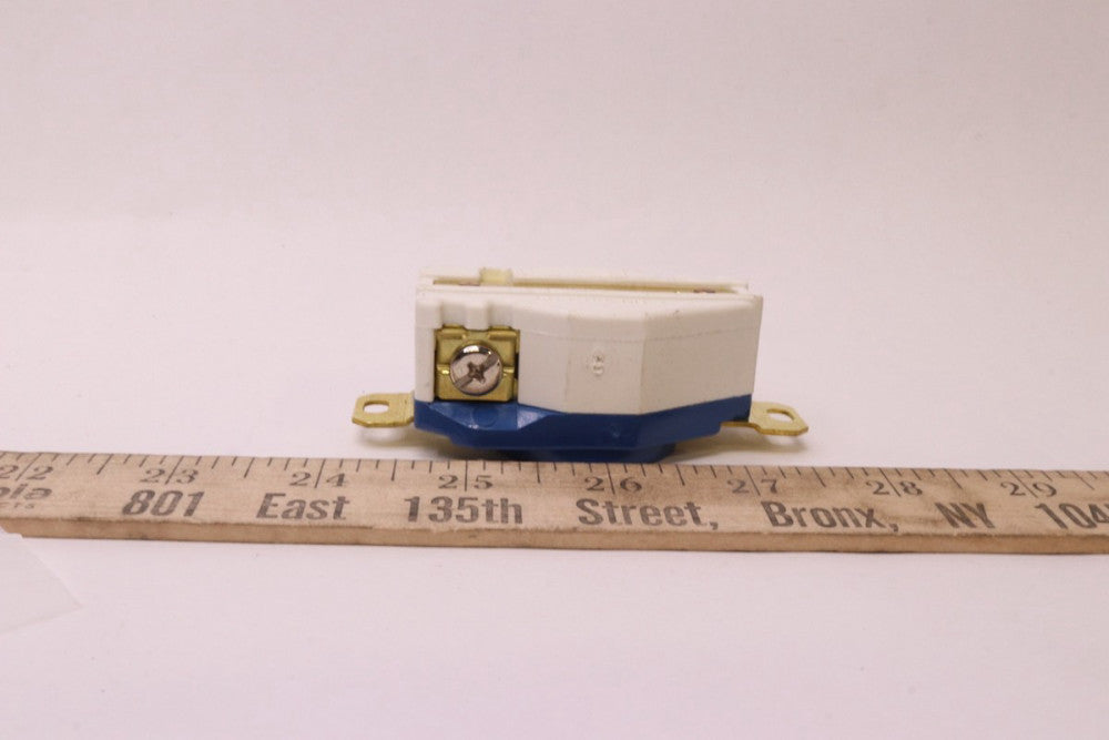 Locking Receptacle Blue HBL2610M6 