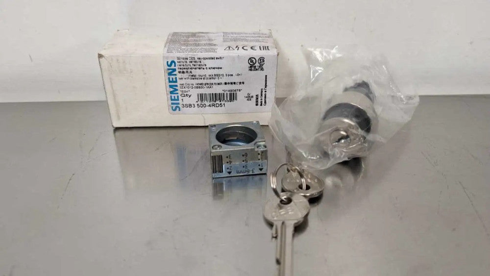 Siemens 3SB3 500-4RD51 Key-Operated Switch 3 Position Metal Round
