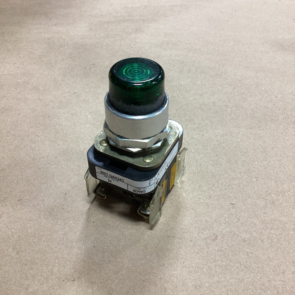 Allen-Bradley 800T-QAH24G SER T Green Momentary Push Button
