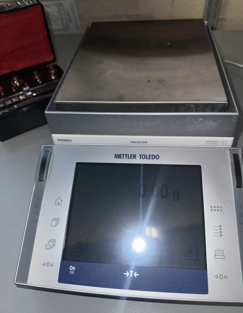 Mettler Toledo XP6002S Balance Scale 6100.00g, Includes Weight Set