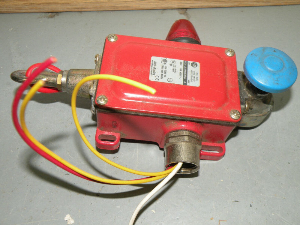 Allen Bradley 802C-J57M18BR024 A  Pull Switch w Pilot Light 10A 300VAC 