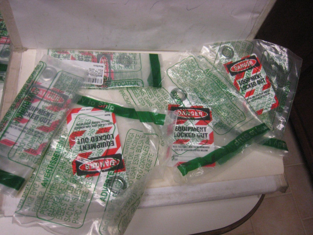 5 Pack Brady 105722  2" x 3"   Black & Red on White Lockout Tag B003ZHUUA0 Vinyl