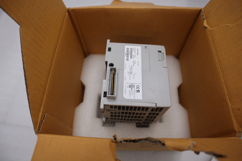 NEW OPEN BOX 1768-PA3 SER A Allen Bradley AB Compactlogix Power Supply STK 5551A