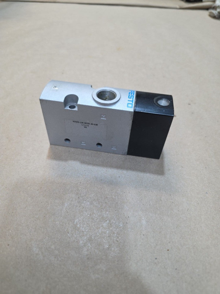 FESTO VUWS-L30-M32C-M-G38 / VUWSL30M32CMG38 (BRAND NEW)