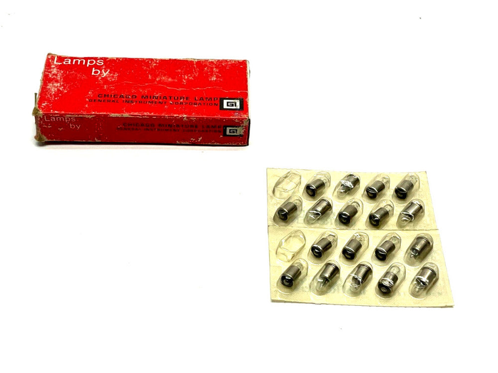 Chicago Miniature 330 Miniature Lamps 14V 0.08A LOT OF 18