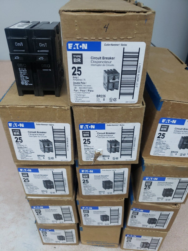 1 NEW BR225 CUTLER HAMMER 2 POLE 25 AMP 120/ 240V CIRCUIT BREAKER NEW