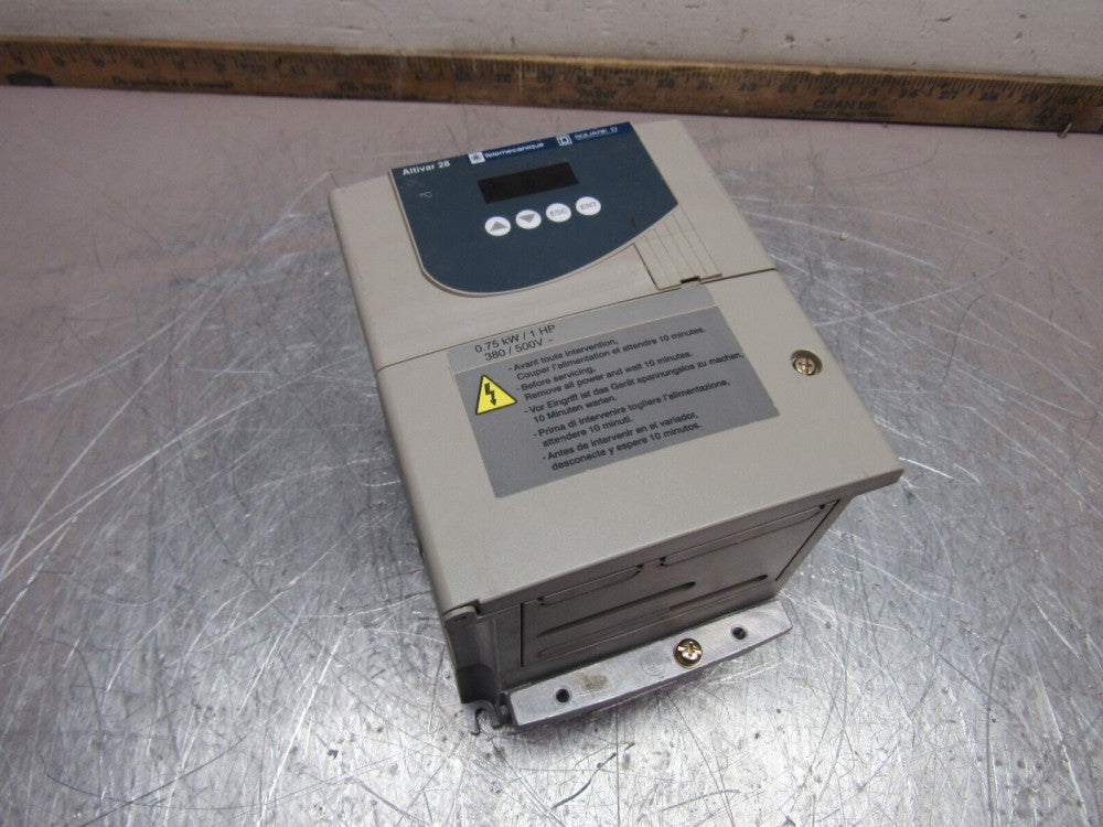 TELEMECANIQUE ALTIVAR-28 AC DRIVE ATV28HU18N4U 1HP 3Ph 400/460V NICE USED !!