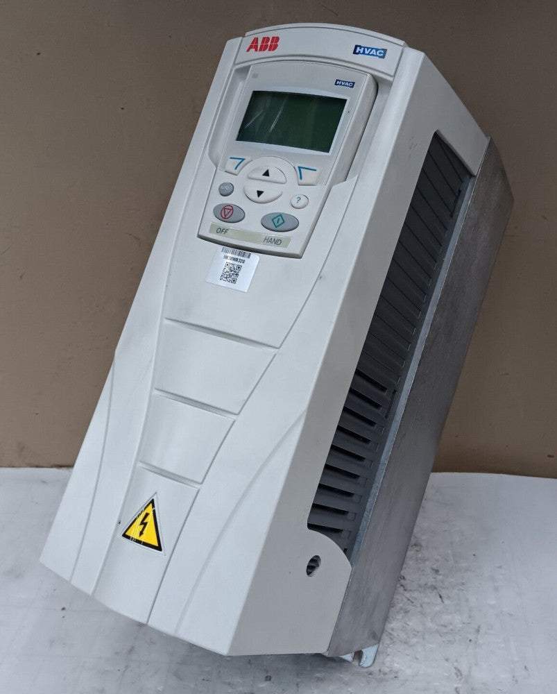 ABB ACH550-UH-012A-4 7.5 HP AC HVAC DRIVE 380-480 VAC 3-PHASE 11.9 AMP W/ KEYPAD