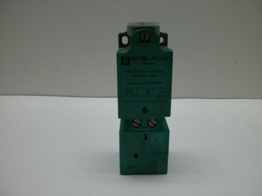 PEPPERL + FUCHS CJ15+U4+W CAPACITIVE SENSOR U-20-250V~ f-45-65Hz J-500mA 4A