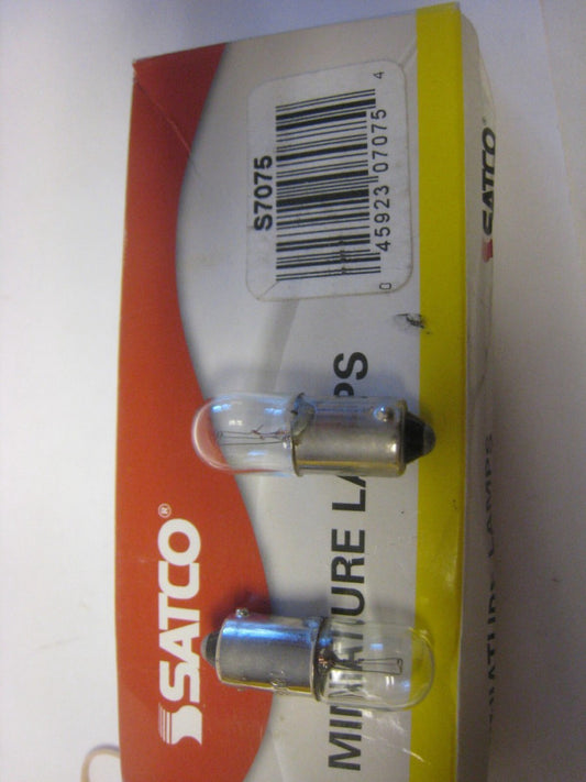 2 Satco S7075  MINI DC T3  Bse Bayonet 1818 Miniature light bulbs Lot of 2 Bulbs