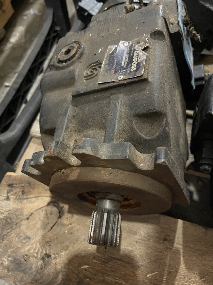 REMAN SAUER Danfoss 7003284 - Hydraulic Axial Piston Pump *FREE SHIPPING*