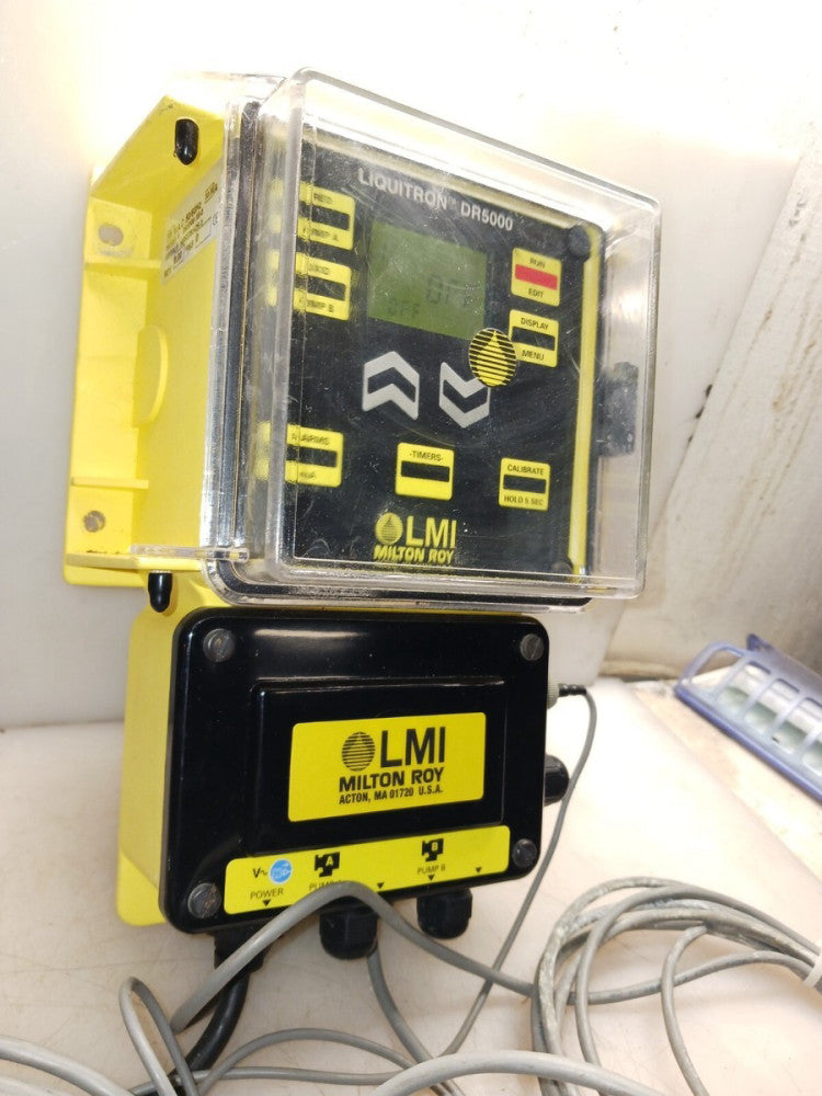 MILTON ROY LMI DP5000-1B-0 METERING PUMP CONTROLLER WITH ACCESSORIES