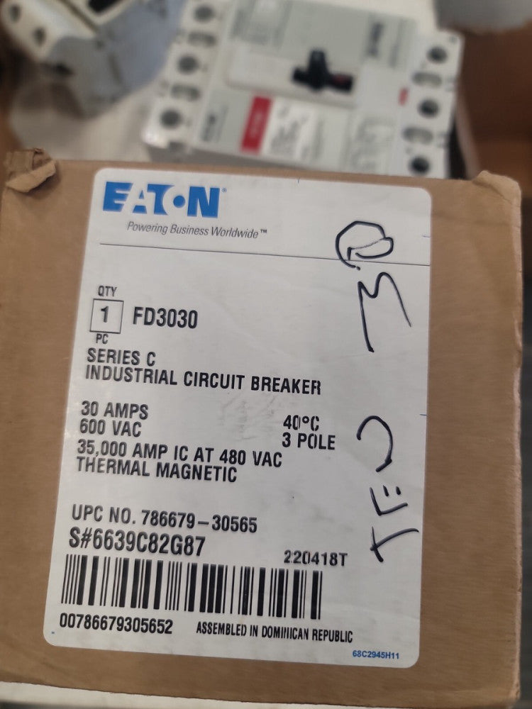 1 CHIPED New in Box - FD3030 - by EATON