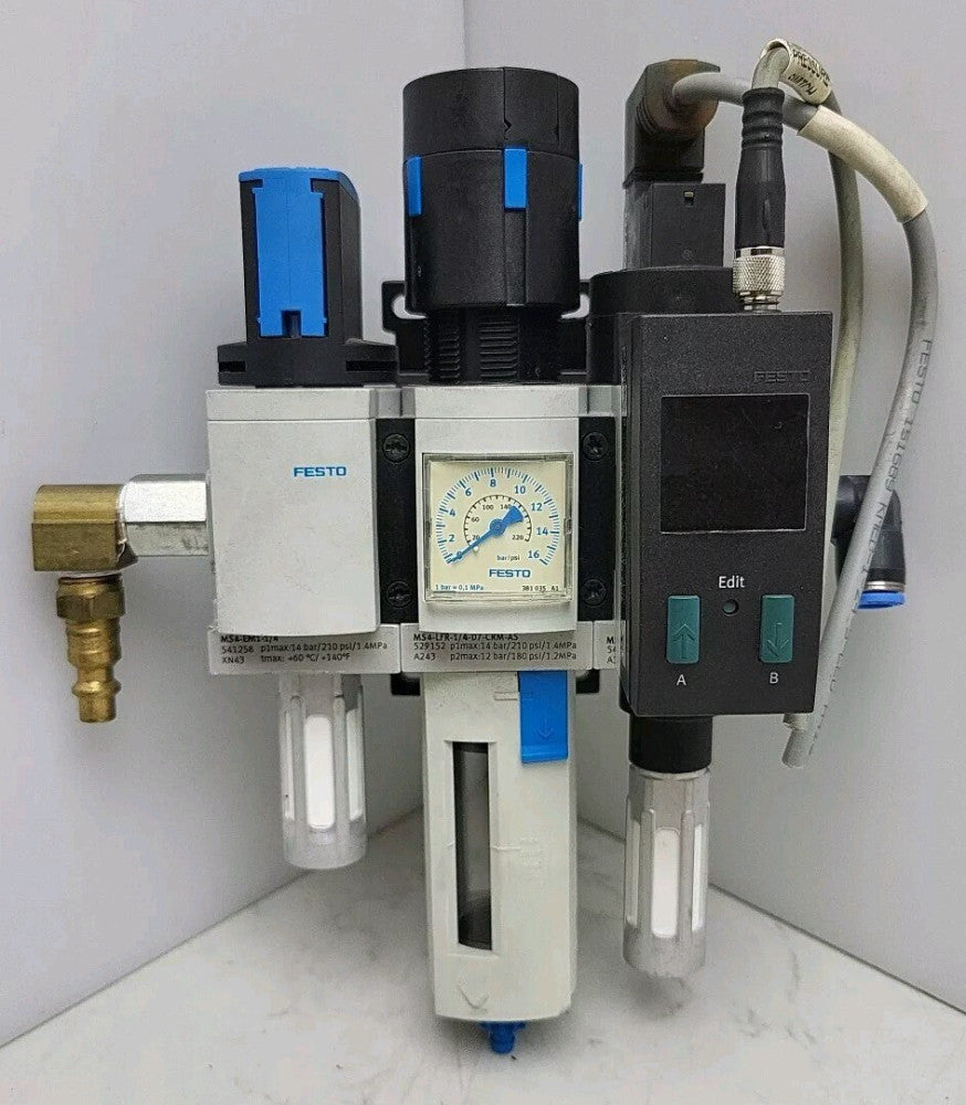 Festo Sde1-D10-G2-Ms4-L-P2-M8 Digital Pressure Sensor 15-30Vdc 1-10Bar Regulator