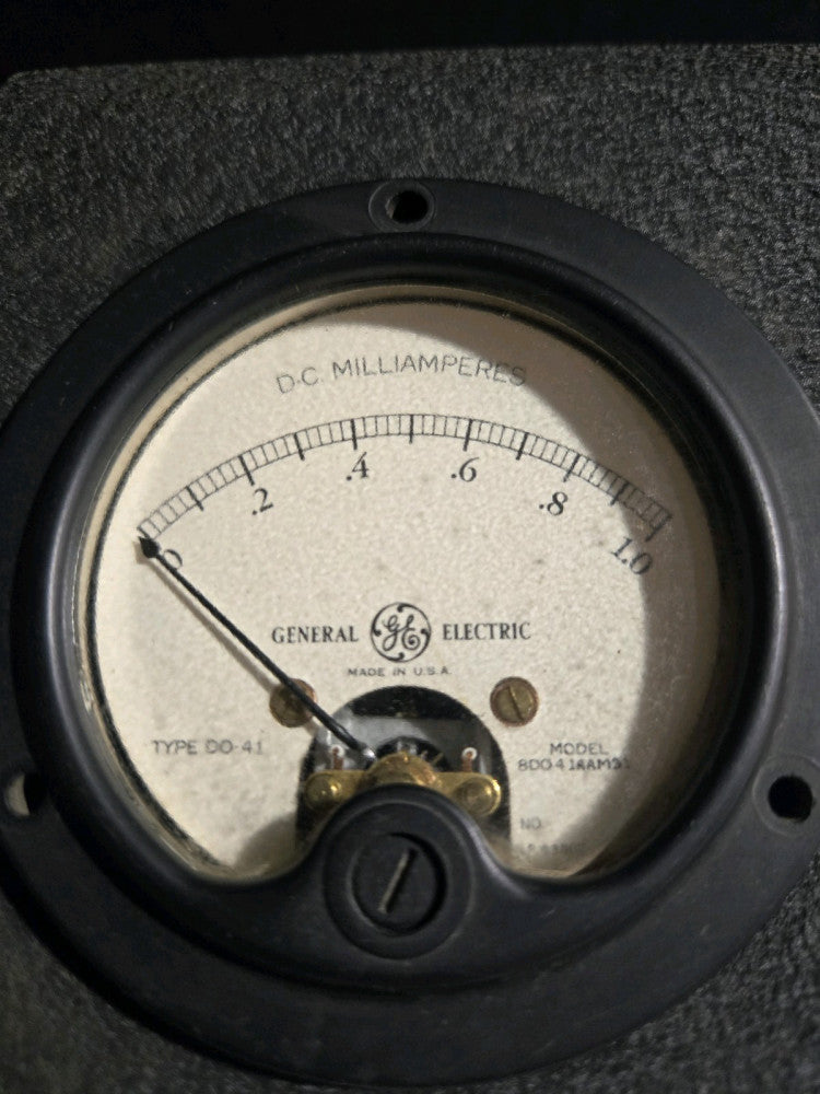 General Electric Type DW-41, Model 8DO41AAM31 DC Milliamperes 0-1.0 Panel Meter