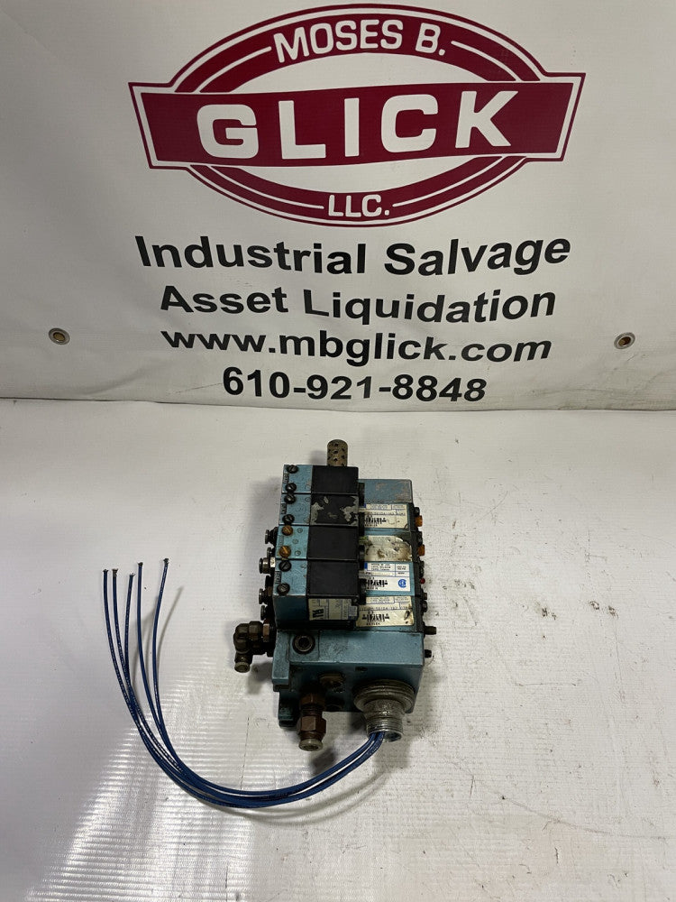 MAC 811C-PM-501DA-162 4 Valve Solenoid Valve Manifold 4 Way 2 Position 24V