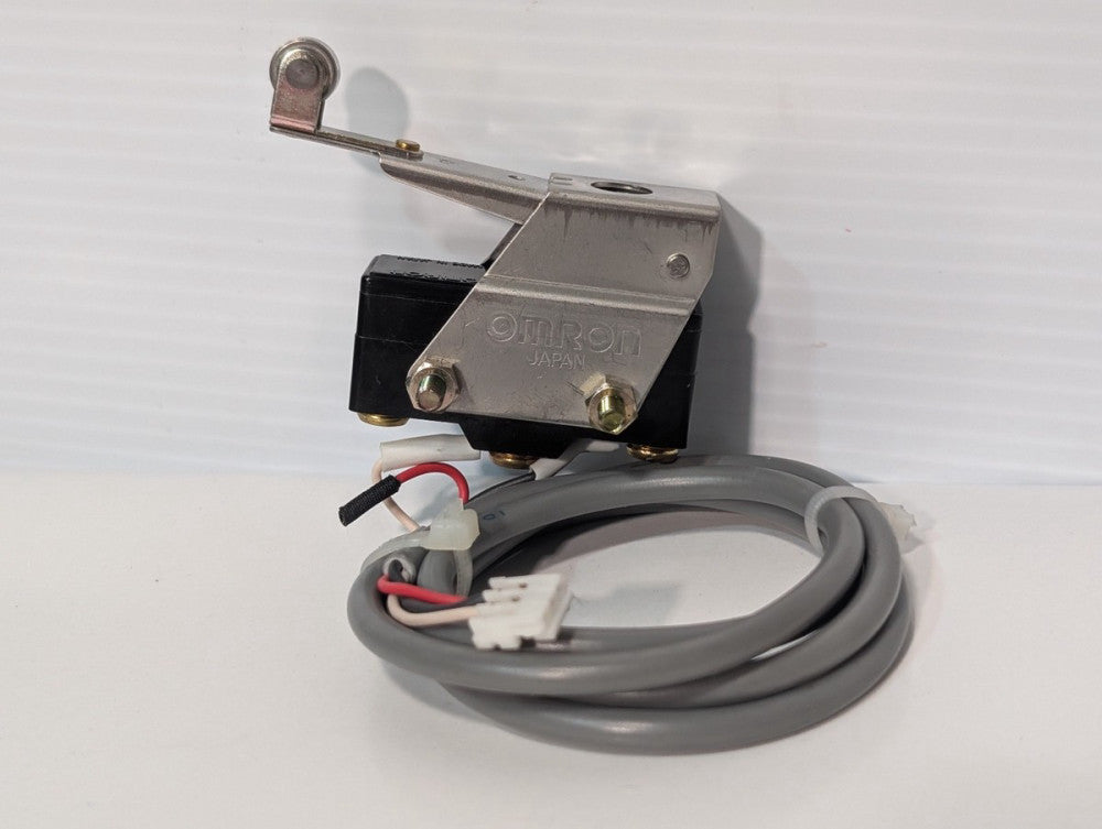 (1) Omron Z-15G-B Snap Action Limit Switch with ZAA-2 Hinge Roller Lever + Cable