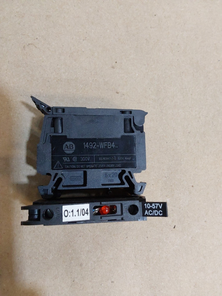 Lot of 4 Allen Bradley 1492-WFB4 Terminal Fuse Blocks (10-57v SHOWED ON LATCH)