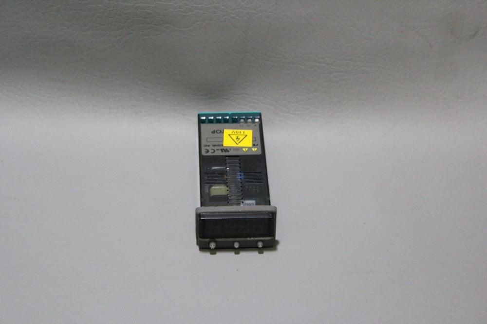 OMEGA TEMPERATURE CONTROLLER