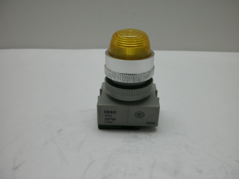 IDEC APW SERIES (TW) PILOT LIGHT YELLOW DOME LENS 24V LED 22mm W/O CONTACT BLOCK