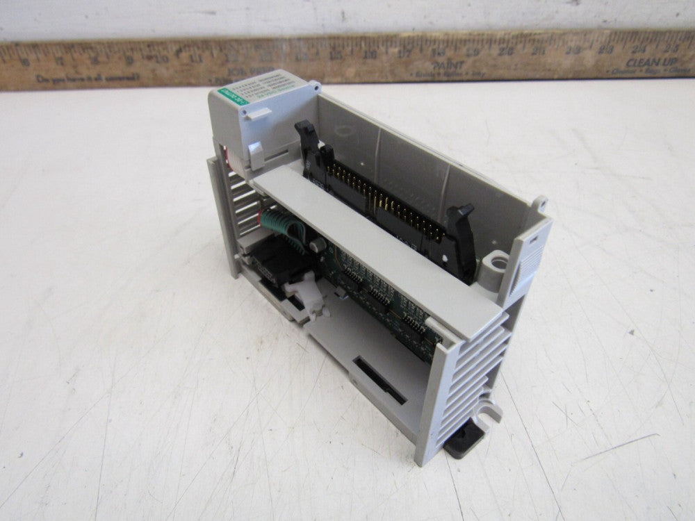 ALLEN BRADLEY COMPACT I/O 1769-OB32T SER-A 32PT SOURCING OUTPUT MODULE XLNT USED