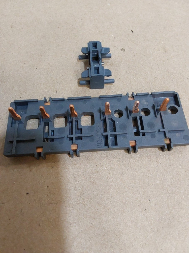 Telemecanique W816432550111  or Schneider LAD9V5 Top Connector Block and LAD9V2 